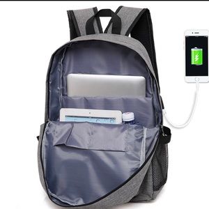 Smart Pack w/ Cellphone USB Charging Port